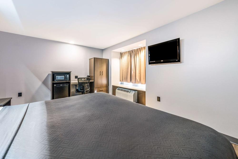 Surestay Plus Hotel By Best Western Севьервилл Экстерьер фото