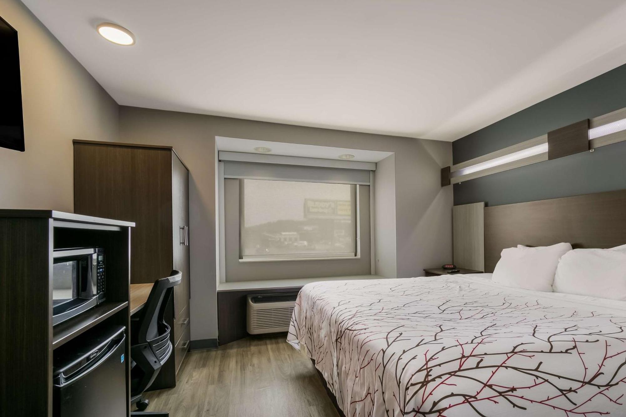 Surestay Plus Hotel By Best Western Севьервилл Экстерьер фото
